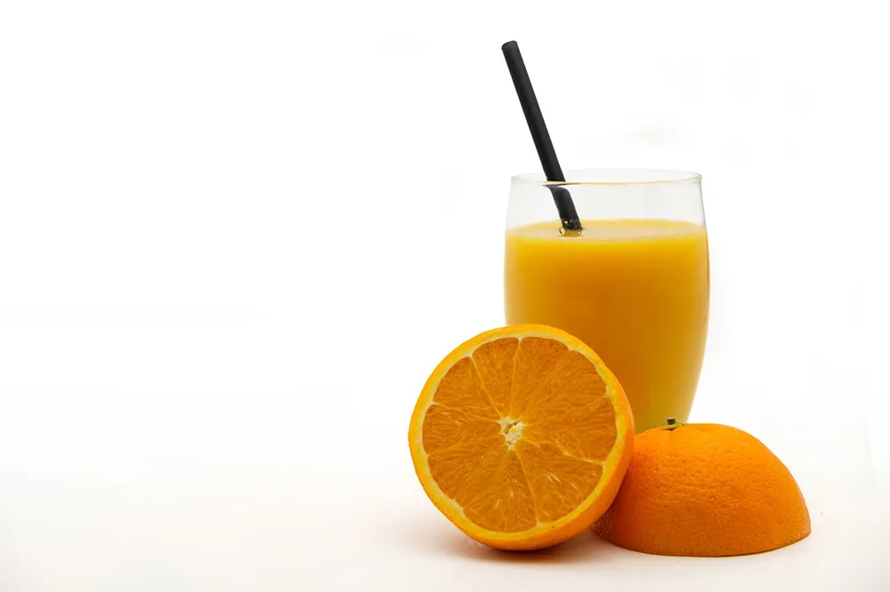 Апельсиновый сок (свежевыжатый и без сахара)
